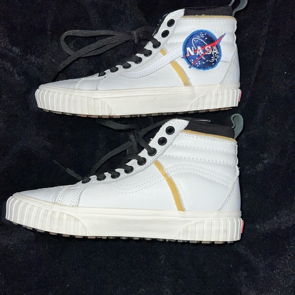 Vans Other - Vans Sk8-Hi MTE
NASA Space Voyager True White limited edition size men’s 6.0